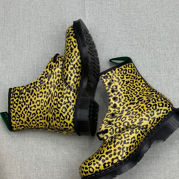 Bloomie's x Solovair Women's Printed Lace Up Combat Boots Sz US 9 - Picture 2 of 12